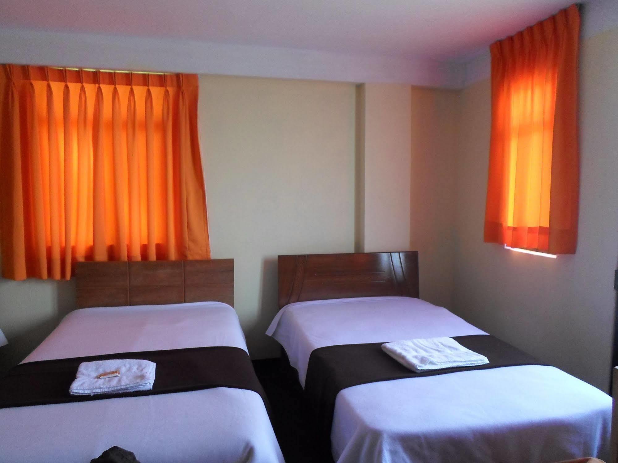 Hostal Casa Del Montanista Huaraz  Exteriör bild