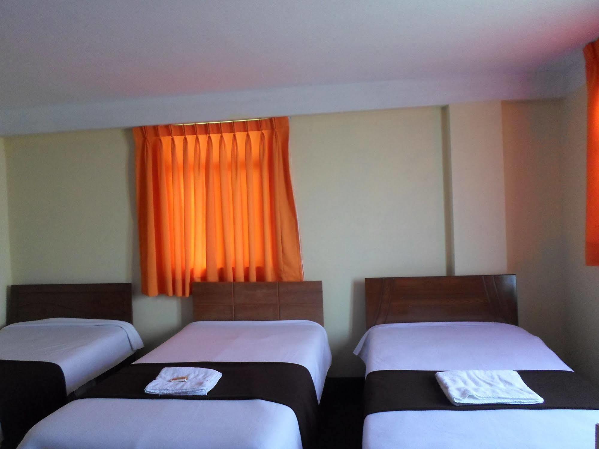 Hostal Casa Del Montanista Huaraz  Exteriör bild