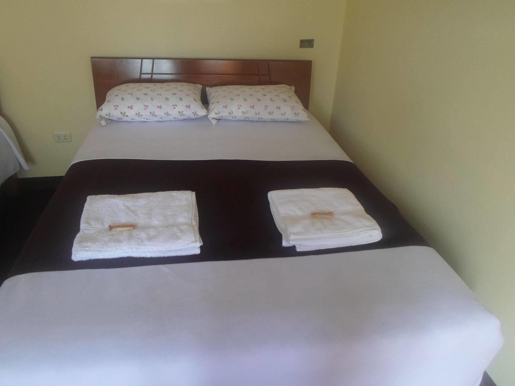 Hostal Casa Del Montanista Huaraz  Exteriör bild