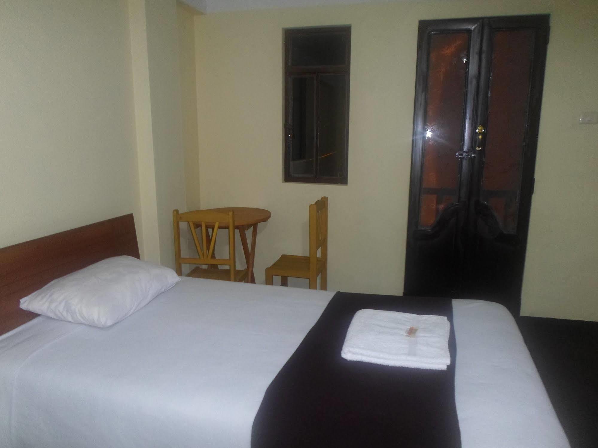 Hostal Casa Del Montanista Huaraz  Exteriör bild